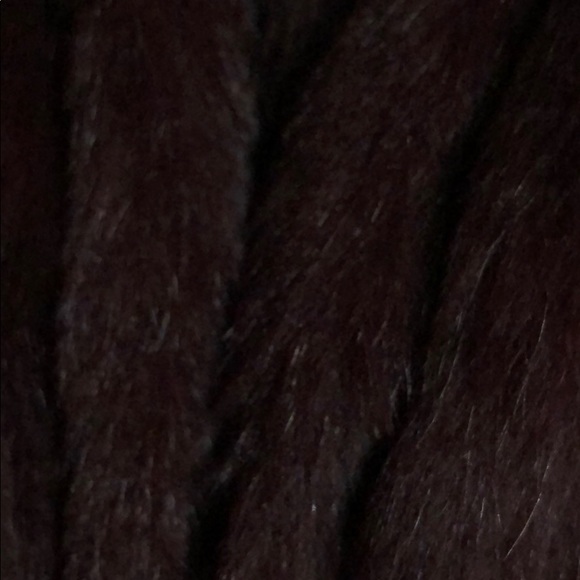 🐶ᕼOᔕTᔕ ᑭIᑕK 🐶💋💕Marc Kaufman Mink poncho - Picture 3 of 4